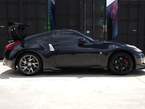 Used 2013 Nissan 370Z Touring w/ Sport Pkg RWD image 17