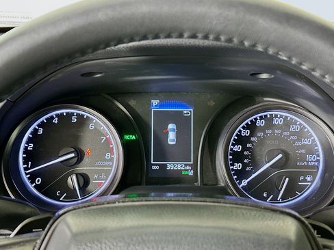 Used 2023 Toyota Camry SE w/ Convenience Package FWD image 19