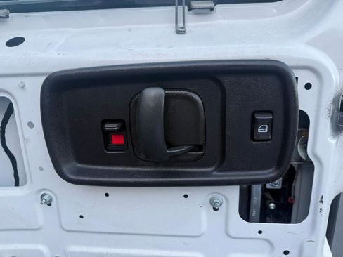 Used 2017 Chevrolet Express 2500 image 22