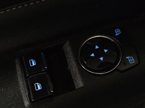 Used 2017 Ford Mustang Coupe image 27