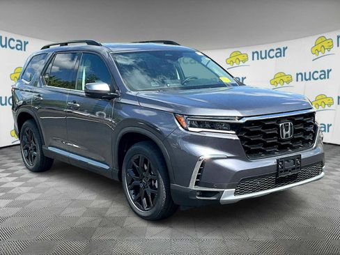 New 2025 Honda Pilot Touring image 1