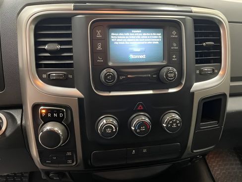 Used 2017 RAM 1500 Classic SLT AWD/4WD image 9