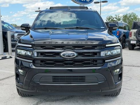 Used 2024 Ford Expedition Limited RWD image 2