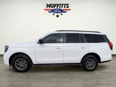 Certified 2025 Ford Expedition Active AWD/4WD image 2