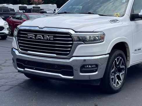 Used 2025 RAM 1500 Laramie AWD/4WD image 38