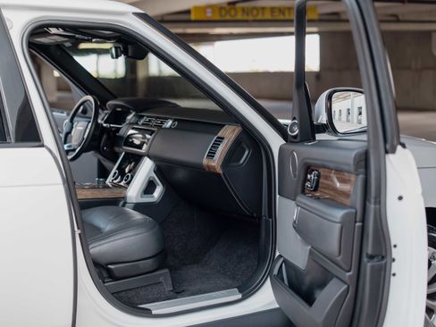 Used 2019 Land Rover Range Rover HSE AWD/4WD image 25