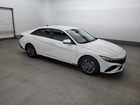 Used 2024 Hyundai Elantra SEL FWD image 11