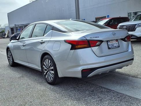 Used 2024 Nissan Altima 2.5 SV FWD image 3