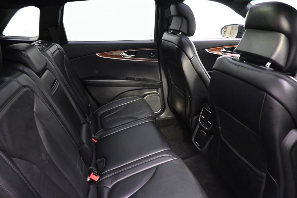 Used 2016 Lincoln MKX Reserve w/ Technology Package AWD/4WD image 18
