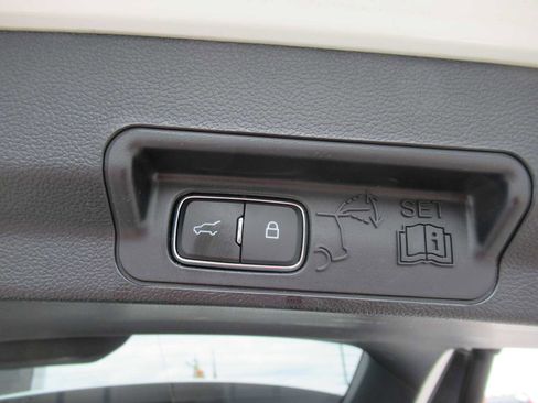 Used 2023 Ford Explorer XLT w/ Equipment Group 202A AWD/4WD image 22