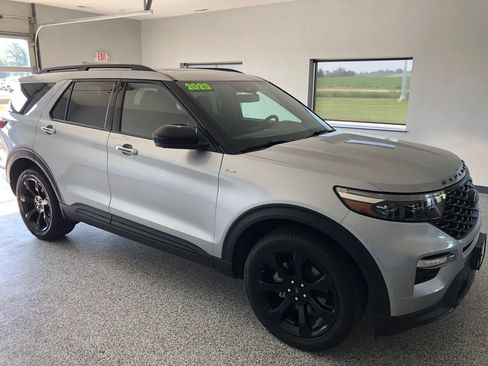 Used 2023 Ford Explorer ST-Line w/ Class IV Trailer Tow Package AWD/4WD image 5