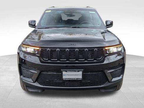 New 2025 Jeep Grand Cherokee Altitude image 8