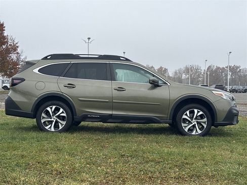 Used 2022 Subaru Outback Limited image 9
