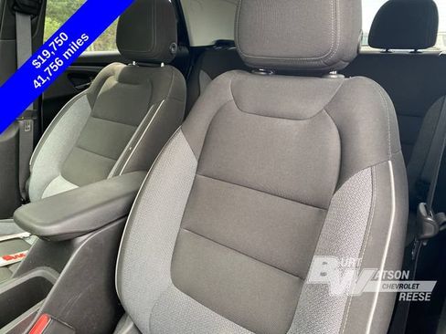 Used 2022 Chevrolet TrailBlazer LT w/ Convenience Package FWD image 12