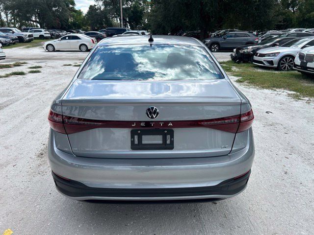 Used 2025 Volkswagen Jetta SE FWD image 18
