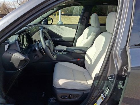 Used 2025 Lexus TX 350 AWD image 11