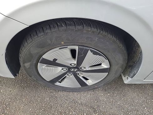 Used 2019 Hyundai Ioniq Blue image 4