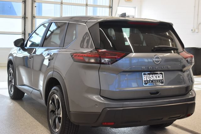 Used 2025 Nissan Rogue SV AWD/4WD image 10