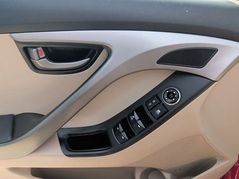 Used 2016 Hyundai Elantra SE image 10