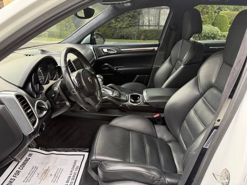 Used 2013 Porsche Cayenne Turbo AWD/4WD image 11