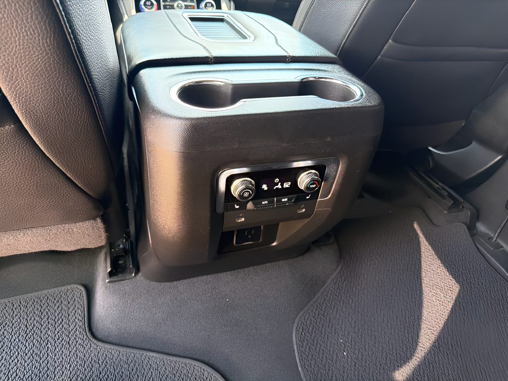Used 2023 GMC Yukon Denali AWD/4WD image 35