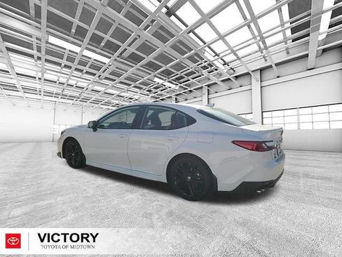 Used 2026 Toyota Camry SE image 5