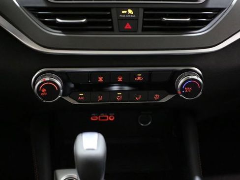 New 2025 Nissan Altima 2.5 SR image 13