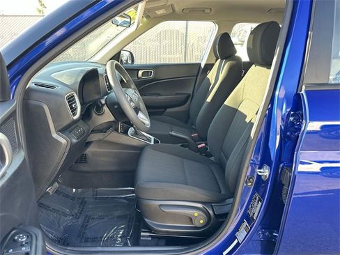 Used 2022 Hyundai Venue SE w/ Cargo Package image 16