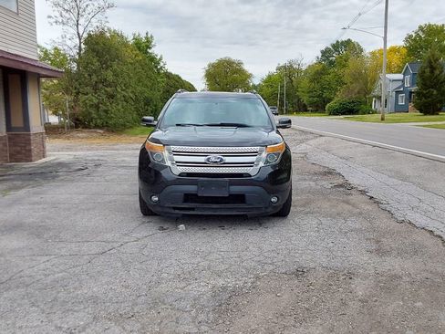 Used 2014 Ford Explorer XLT w/ Equipment Group 202A FWD image 3