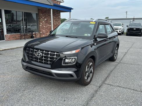 Used 2022 Hyundai Venue SEL FWD image 1