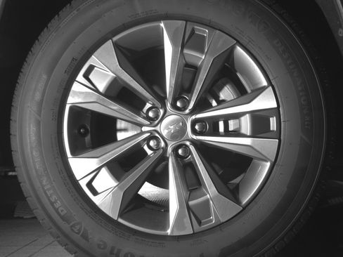 Used 2025 Chevrolet Equinox LT FWD image 13