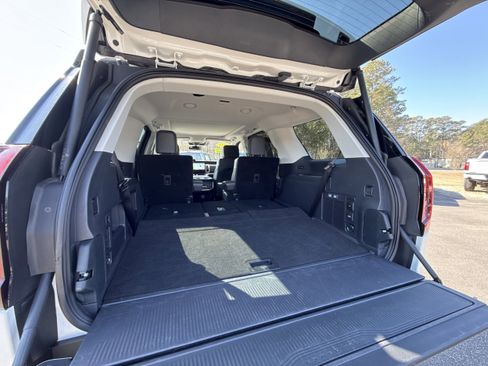 Used 2025 Ford Expedition Active image 31