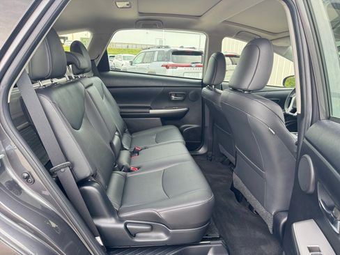 Used 2015 Toyota Prius V Five w/ Advanced Technology Package FWD image 33