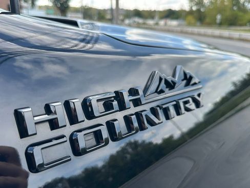 Used 2023 Chevrolet Silverado 1500 High Country w/ High Country Premium Package image 9