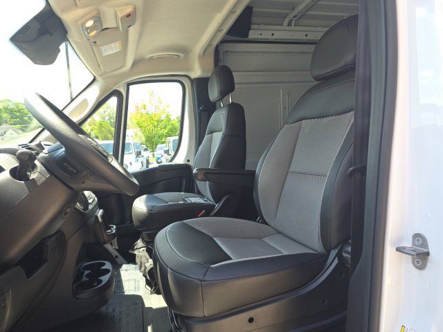 Used 2026 RAM ProMaster 2500 w/ Convenience Group FWD image 9