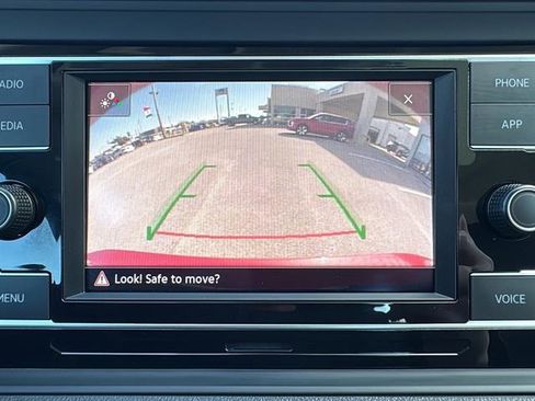 Certified 2024 Volkswagen Jetta SE w/ Panoramic Sunroof Package image 21