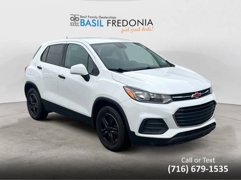 Used 2021 Chevrolet Trax LS w/ Tint and Cruise Package image 7