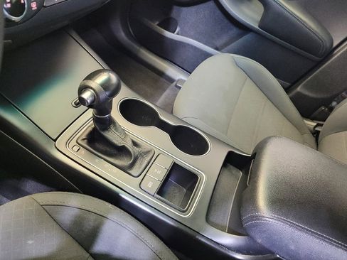 Used 2017 Kia Sorento LX image 26