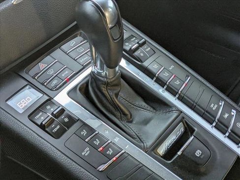 Used 2018 Porsche Macan image 10