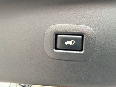 Used 2020 Nissan Armada Platinum w/ Captain's Chairs Package image 13