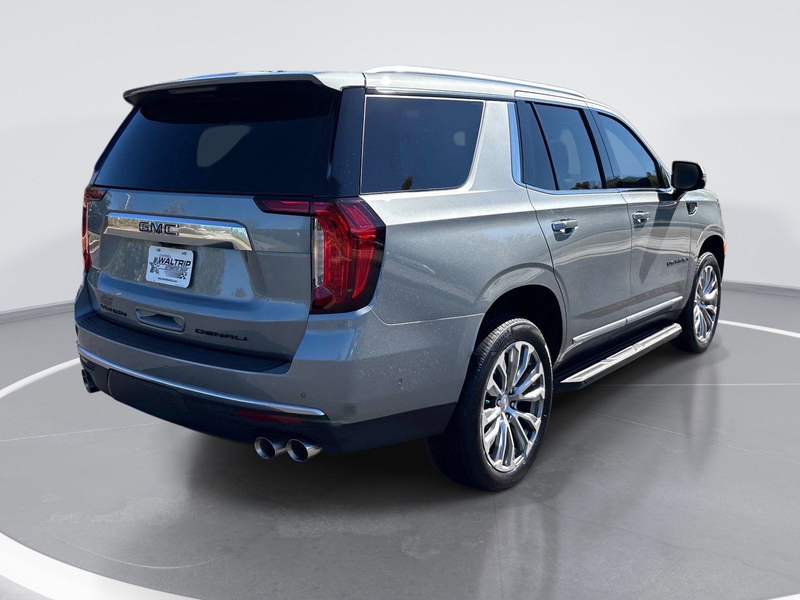 Used 2023 GMC Yukon Denali w/ Advanced Technology Package AWD/4WD image 8