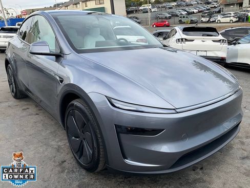 Used 2026 Tesla Model Y Long Range AWD/4WD image 71