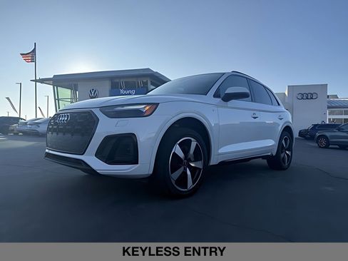 Used 2023 Audi Q5 2.0T Prestige w/ Prestige Package image 3