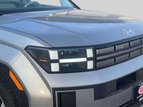 Used 2025 Hyundai Santa Fe SE image 10