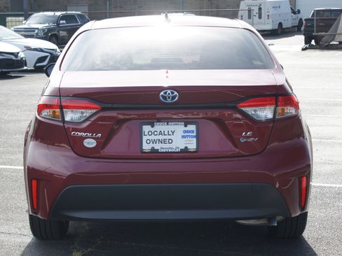 Used 2025 Toyota Corolla LE FWD image 3