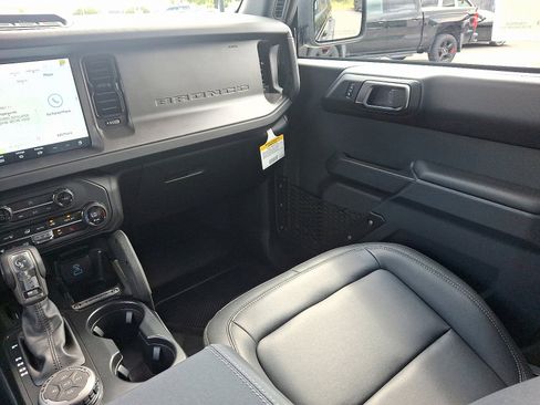 New 2025 Ford Bronco Badlands image 11