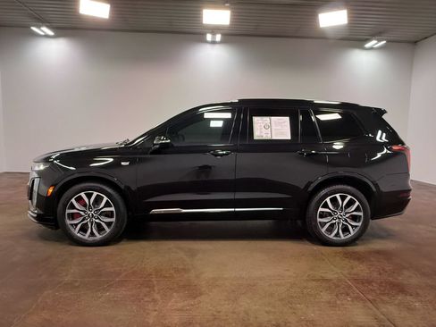 Used 2024 Cadillac XT6 Sport w/ LPO, Floor Liner Package AWD/4WD image 6