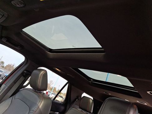 Used 2018 Ford Explorer Sport w/ Equipment Group 401A image 17