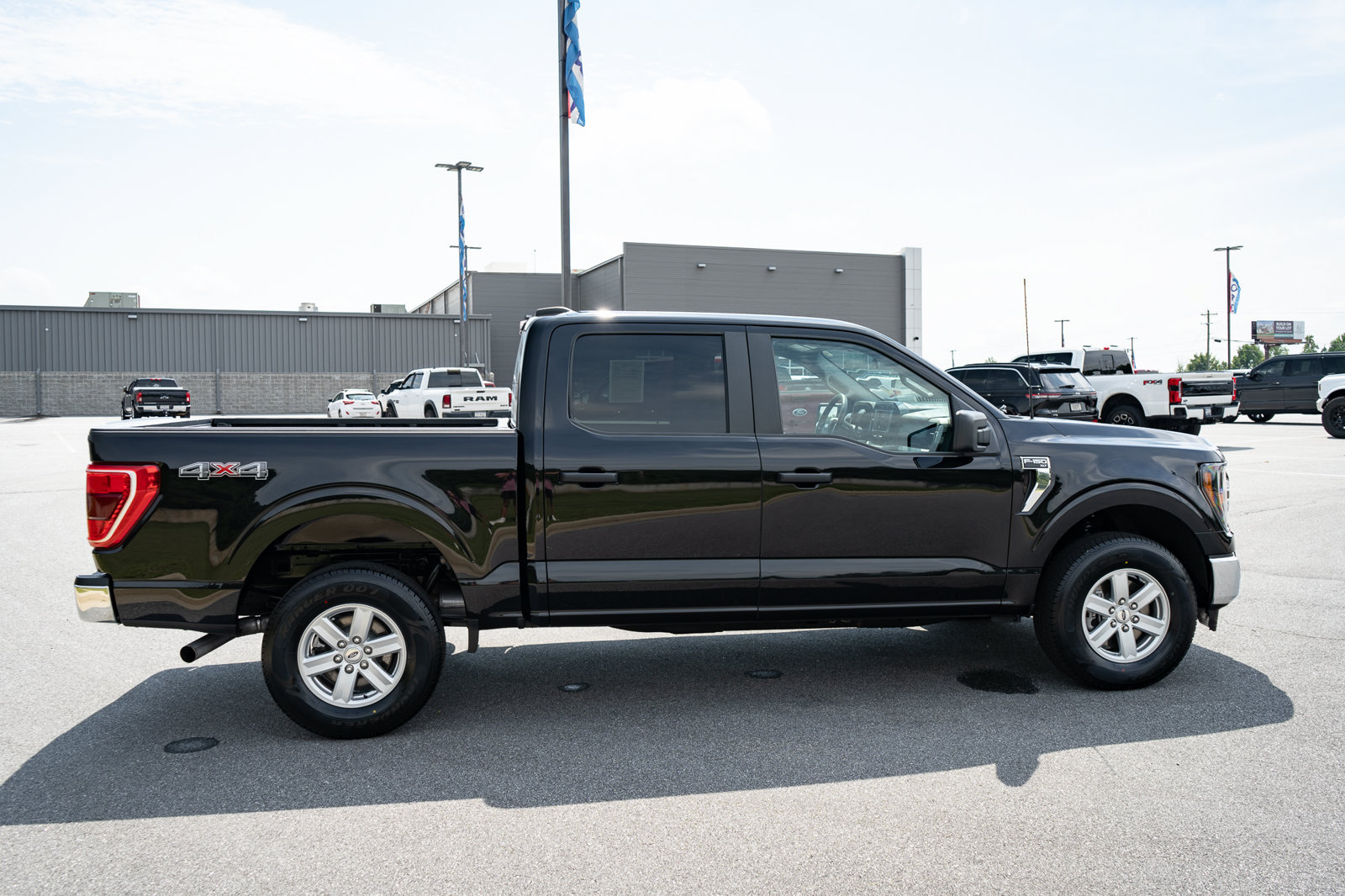 Used 2023 Ford F150 XLT AWD/4WD image 11
