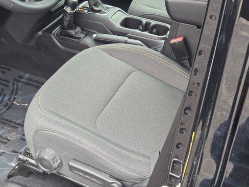 Used 2025 Jeep Wrangler Unlimited Sport AWD/4WD image 19